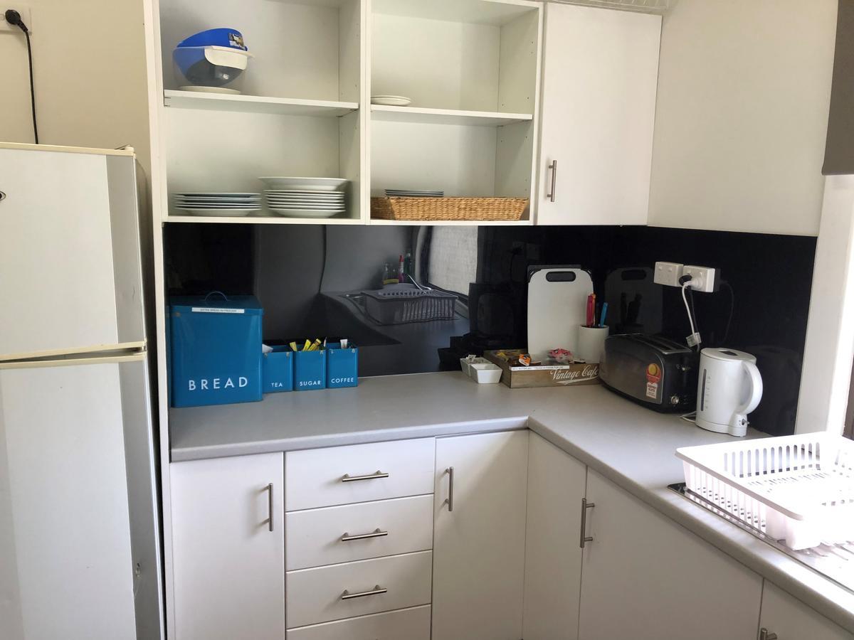 Gin Gin Budget Accommodation Dış mekan fotoğraf